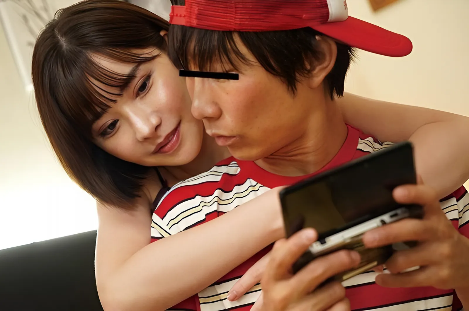 WAAA-013 Bỏ điện thoại xuống lớn rồi phải chơi gái chứ đừng chơi game