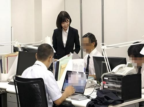 Когда Эйми Фукада работала секретарем