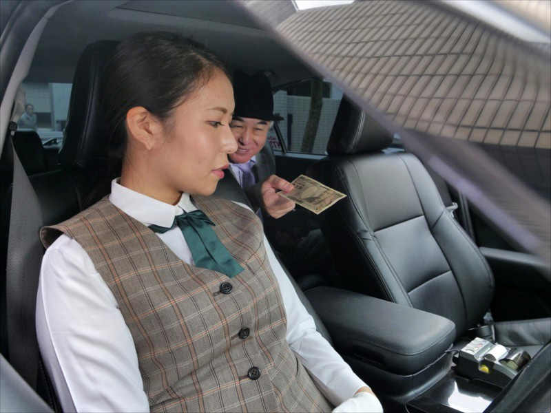 ANGR-006 Ang asawa ay may sakit sa bahay at si misis ang pumalit sa kanya sa pagmamaneho at iyon ang katapusan